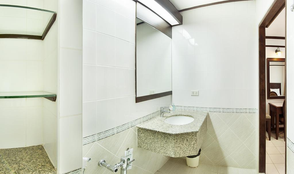 Rattana Mansion Hotel Phuket Ngoại thất bức ảnh