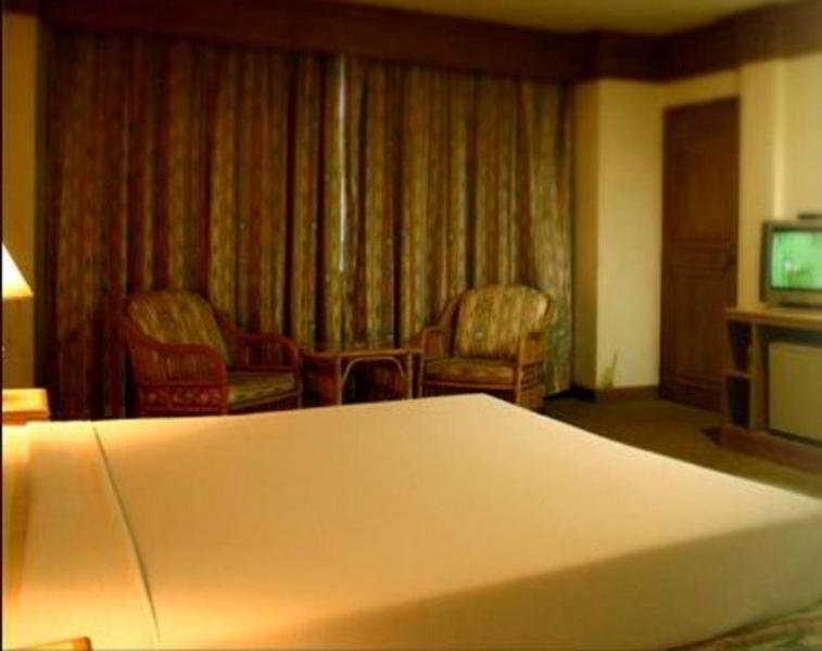 Rattana Mansion Hotel Phuket Ngoại thất bức ảnh
