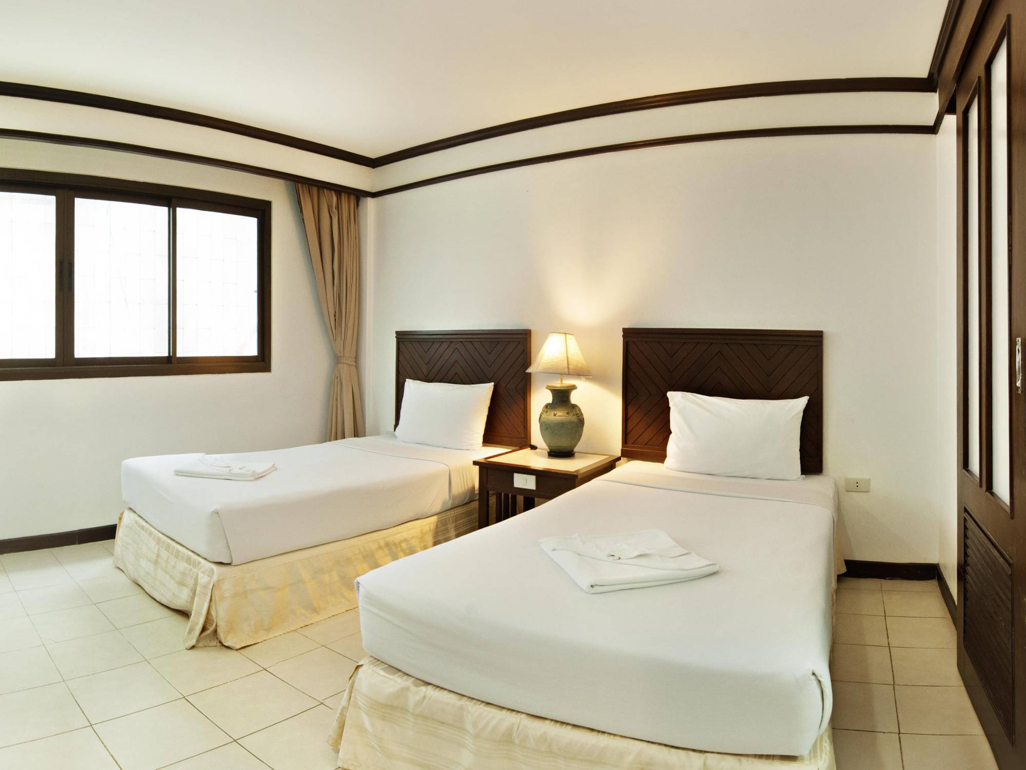 Rattana Mansion Hotel Phuket Ngoại thất bức ảnh
