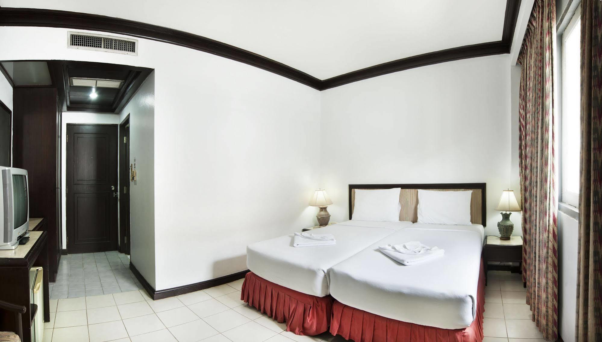 Rattana Mansion Hotel Phuket Ngoại thất bức ảnh