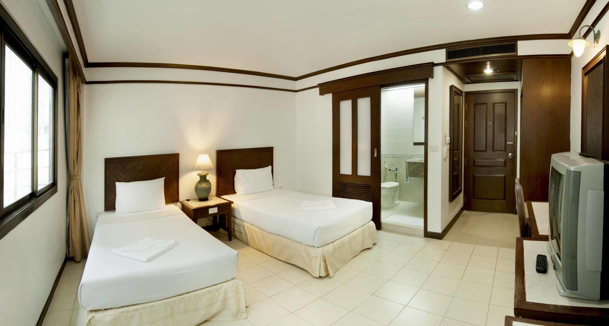 Rattana Mansion Hotel Phuket Ngoại thất bức ảnh